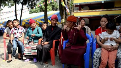 Avalanche sur l'Everest: 13 morts et trois disparus
