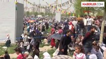 Diyarbakır'daki Kutlu Doğum Mitinginde Barış ve Kardeşlik ve Akan Kanın Durması İstendi