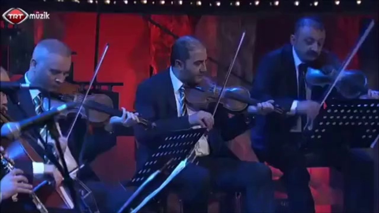 Aysun Tascesme ,Calgici mektebi Roman orkestirasi GOREVIMIZ TEHLIKE TRT MUZIK (4)