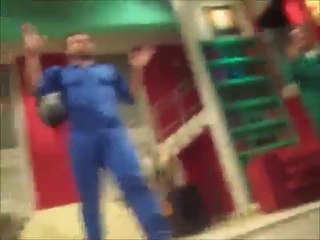 Pedro saludo final de Mansión Imposibe (gira Carlos Paz) 1ra. función - 18 de Abril (video de @sofiacastillook)