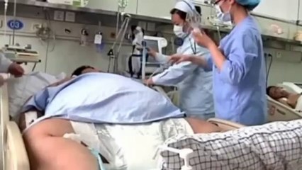 300kg Chinese man rescued from home