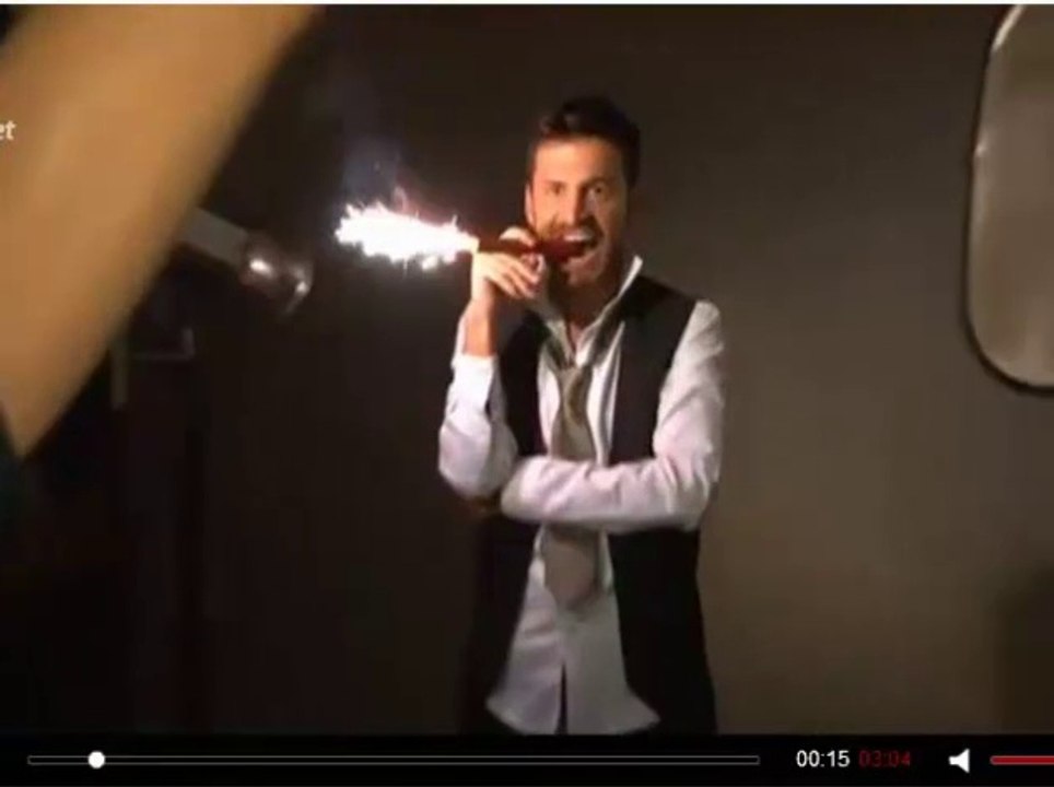 מאחורי הקלעים עם אלירז שדה בכתבת השער של פנאי פלוס גילון אחרון לשנת 2013