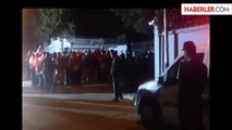 Galatasaray Taraftarı, Florya'da Toplandı