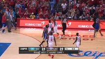 L'énorme shoot à trois points du milieu du terrain au buzzer