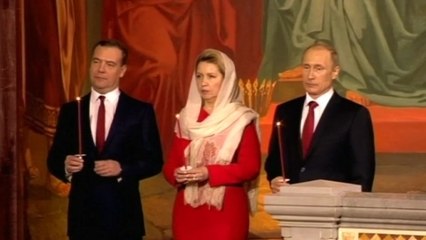 Putin attends Easter services in Moscow