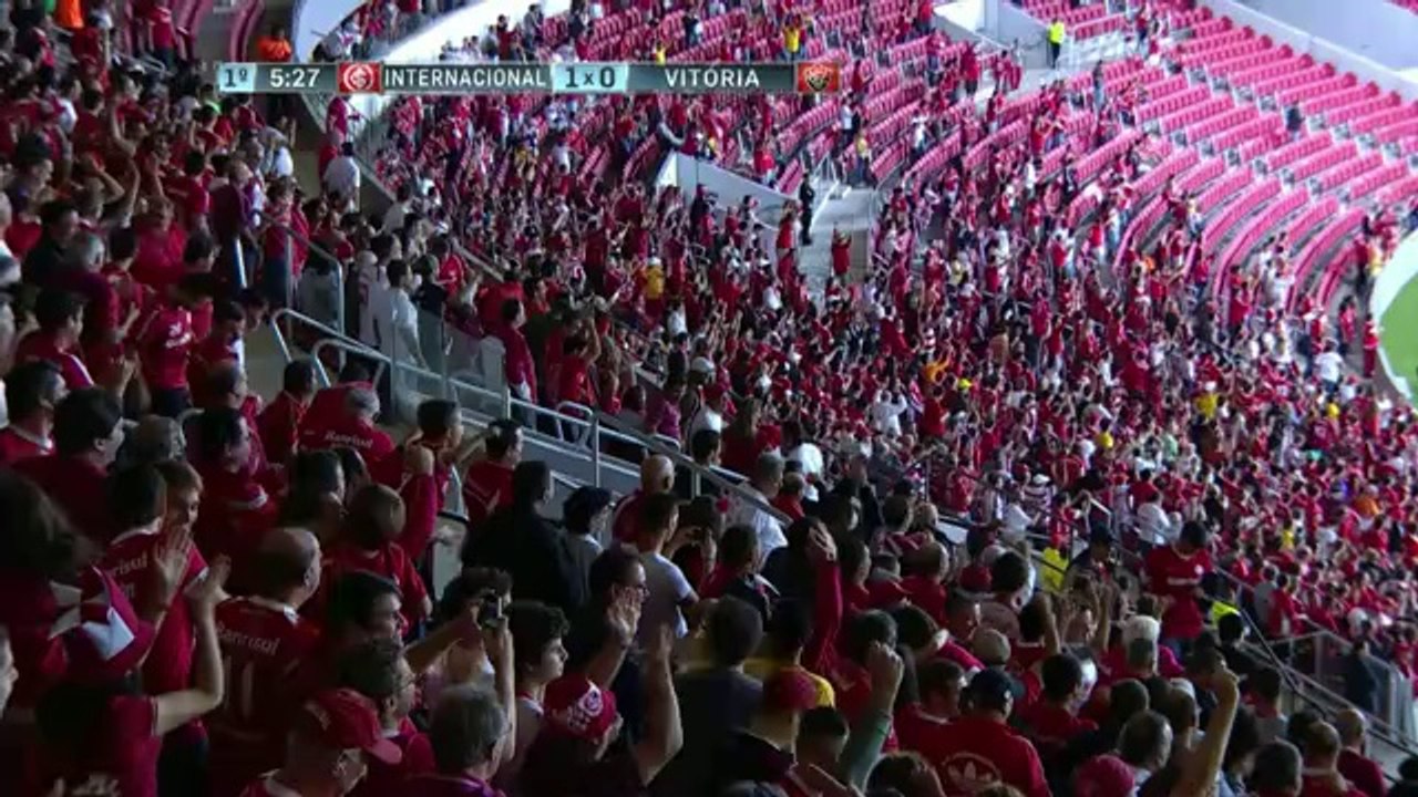 Internacional 1-0  Vitória /  Aránguiz marca o primeiro gol do Brasileiro 2014