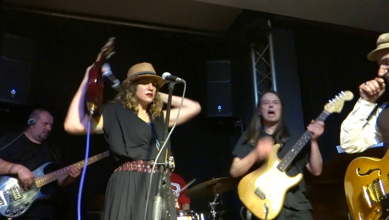 DESNOS MICHEL PRESENTE ZABAL URBAN BAND AVEC ILENE MARTINEZ AU MELROSE CAFE AGDE  18 4 2014 PART 5