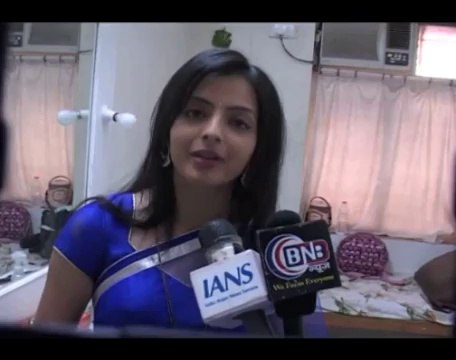 Iss Pyaar Ko Kya Naam Doon? : Shlok-Aastha romance - IANS India Videos