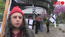 Les bonnets rouges manifestent devant le tribunal de Rennes pour soutenir leurs amis en garde à vue