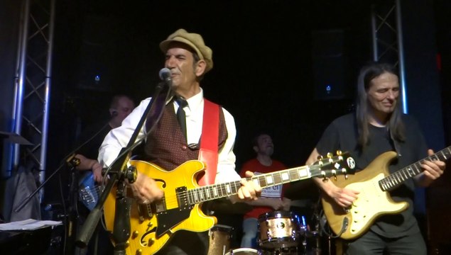 DESNOS MICHEL PRESENTE E ZABAL URBAN BAND AU MELROSE CAFE AGDE 18 4 2014 PART 7