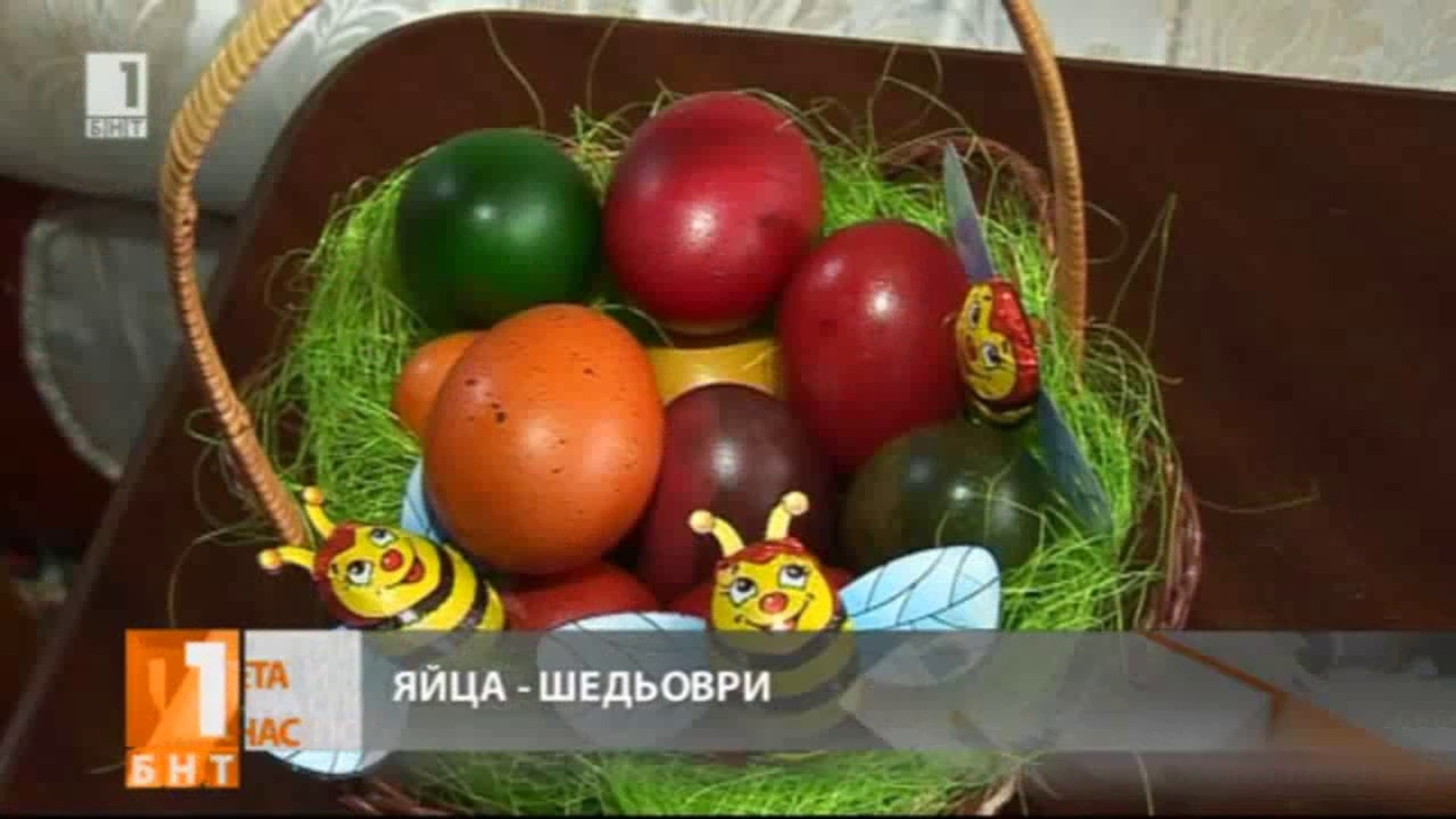 ⁣Жена създава яйца шедьоври