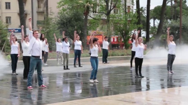 FLASH-MOB - PLACE MASSENA (NICE) - 19/04/2014 - Amis Des Enfants