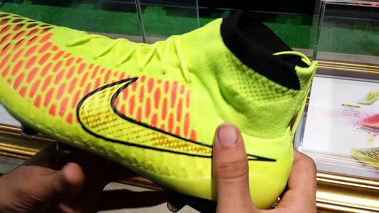 Nike Magista Unboxing by FootKickerz