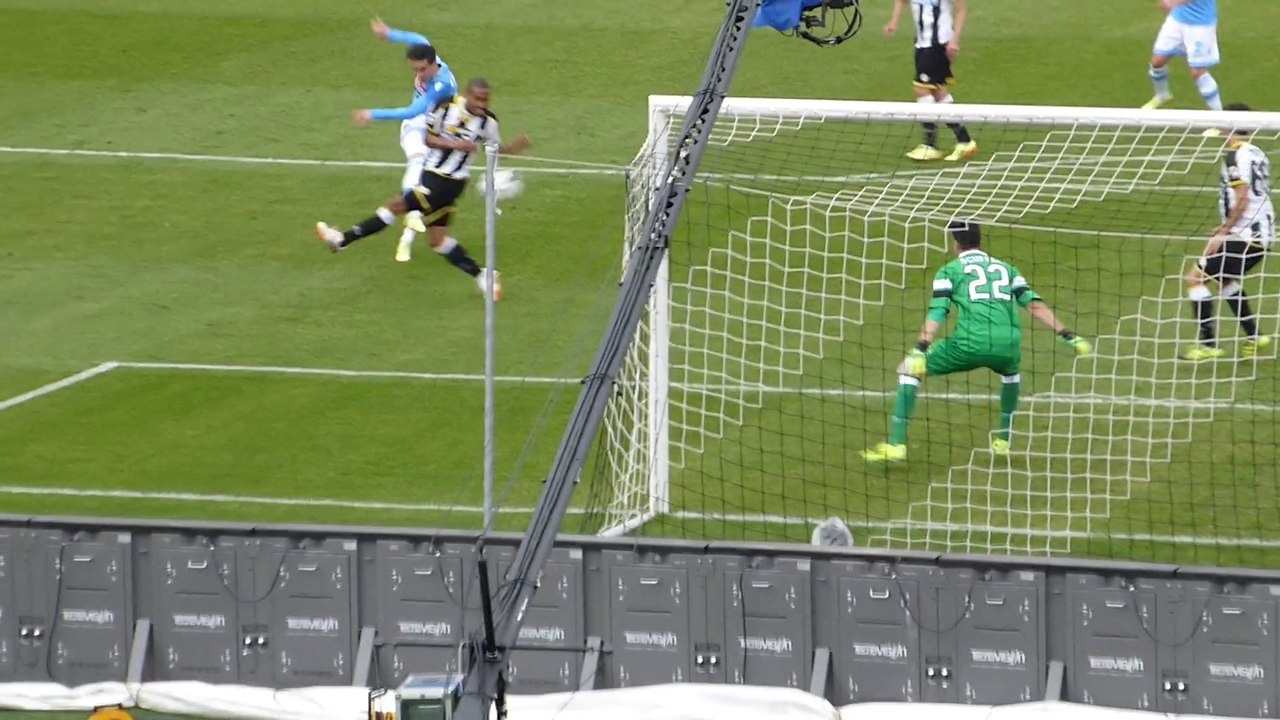 [19-04-2014 UDINESE-NAPOLI 1:1] Gol di Callejon e reazione tifosi friulani LIVE dalla curva ospiti