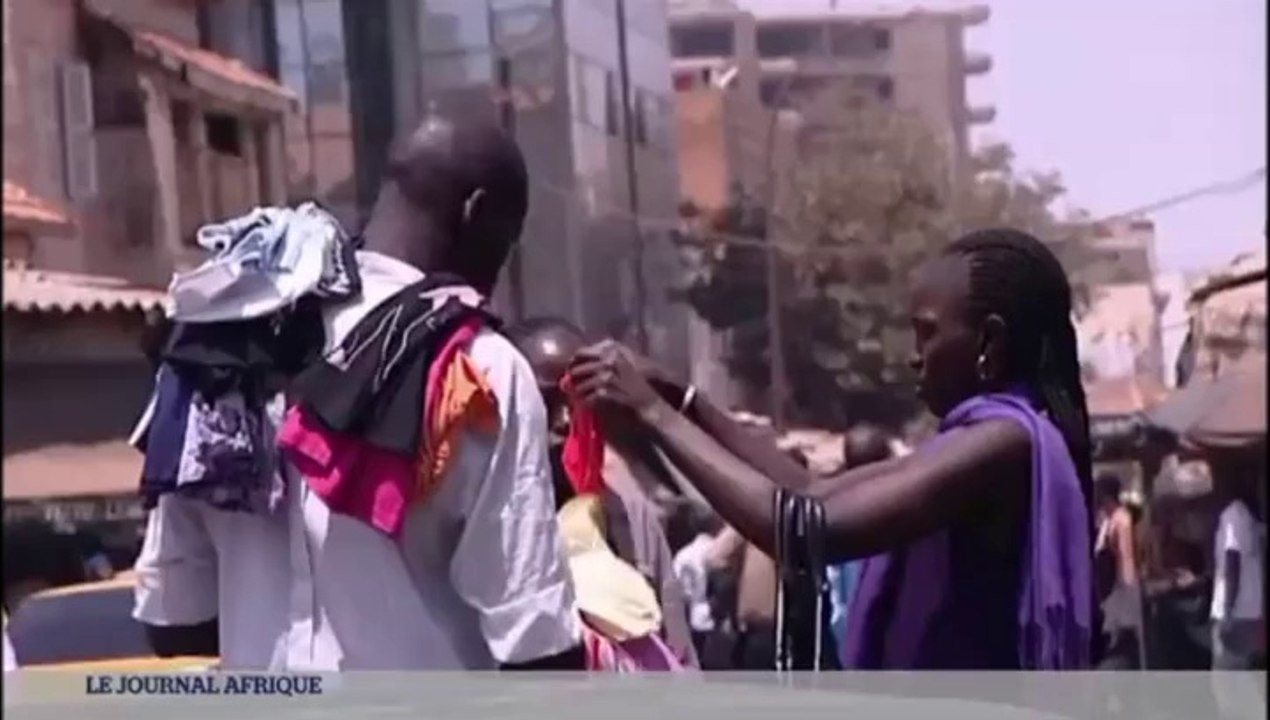7JSP-TV5M-14 29 Dakar, la construction de trop !