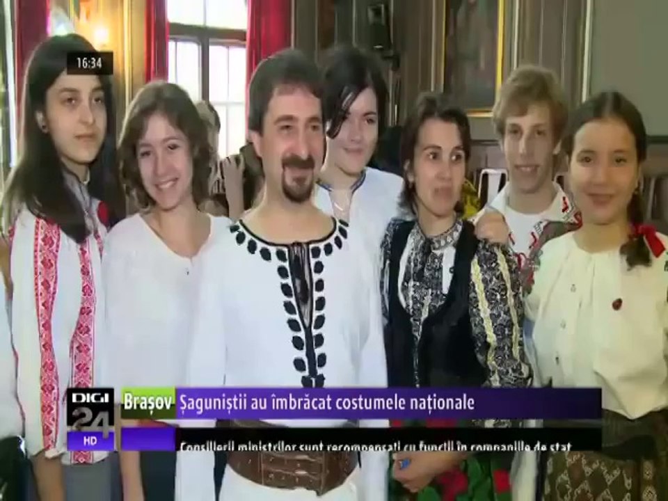 Made in Romania - Folk Romanian costumes at school !