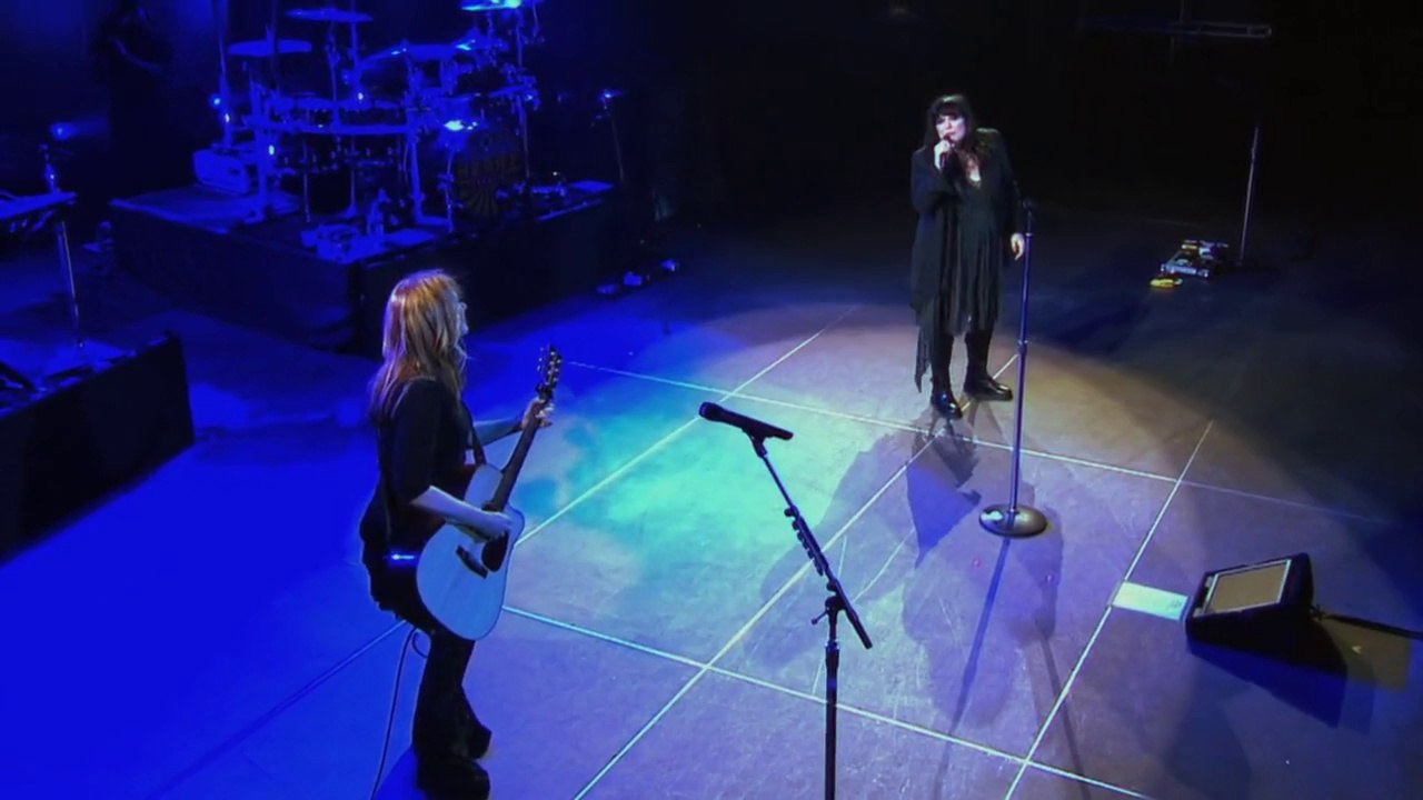 Heart  -  Alone  (live from Caesar's Colosseum)