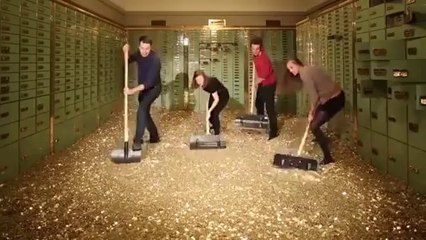 Un coffre géant rempli de pièces mis aux enchères