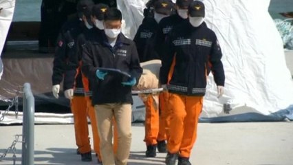 Prosecutors extend Korea ferry captain's detention as death toll mounts