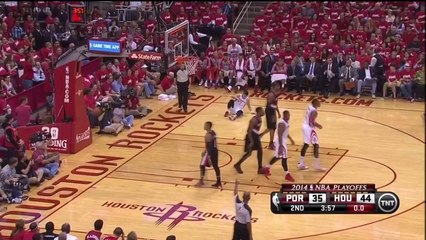 Jeremy Lin tire par-dessus la planche !