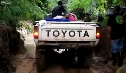 Karşıdan Karşıya Bakın Nasıl Geçti