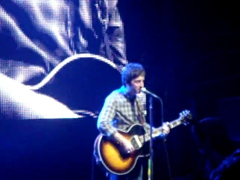 Oasis - Don't Look Back In Anger