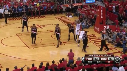 Robin Lopez contre Dwight Howard