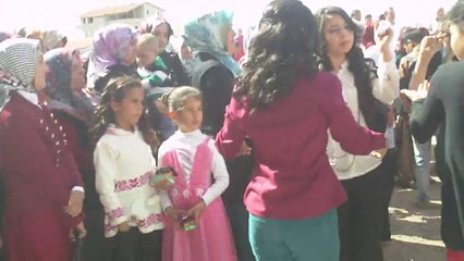 İLKNUR İLE MÜJDAT-OYUNLAR