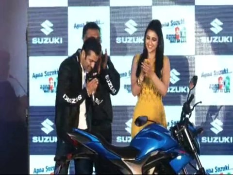 Salman Khan takes lecture at Subhash Ghai’s film school Whistling Woods