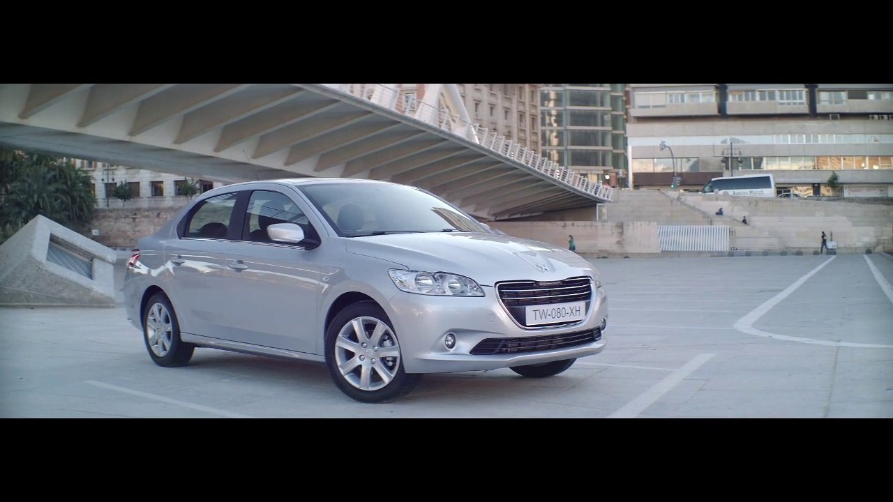 Publicité TV Peugeot 301 - "4 saisons" - 2014 ( www.feline.cc )