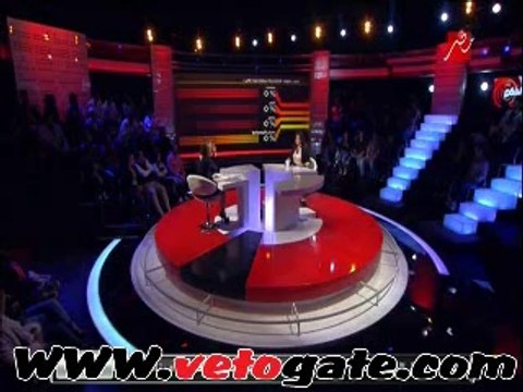 فيفي عبده تكشف سر علاقتها بمناحين بيجن