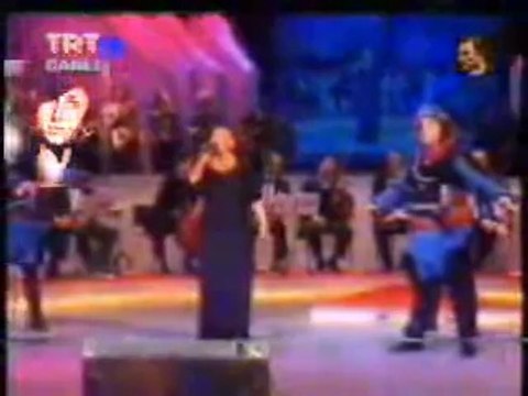 Müzeyyen SENAR-Ferayi’dir Kızın Adı Ferayi