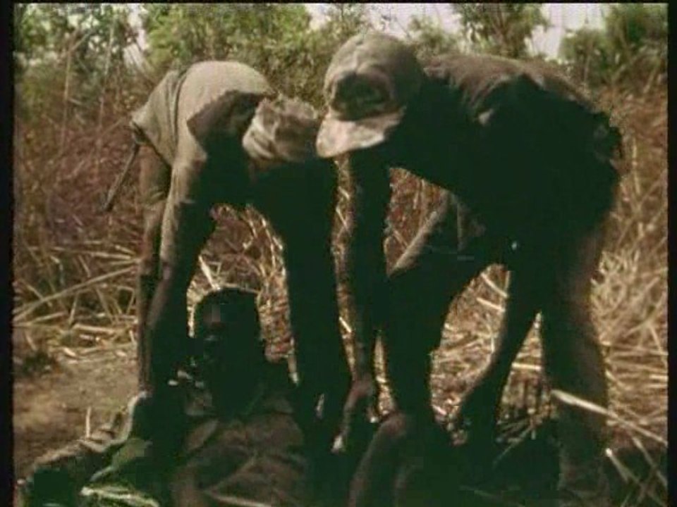 Les Pythons aiment les jambes....