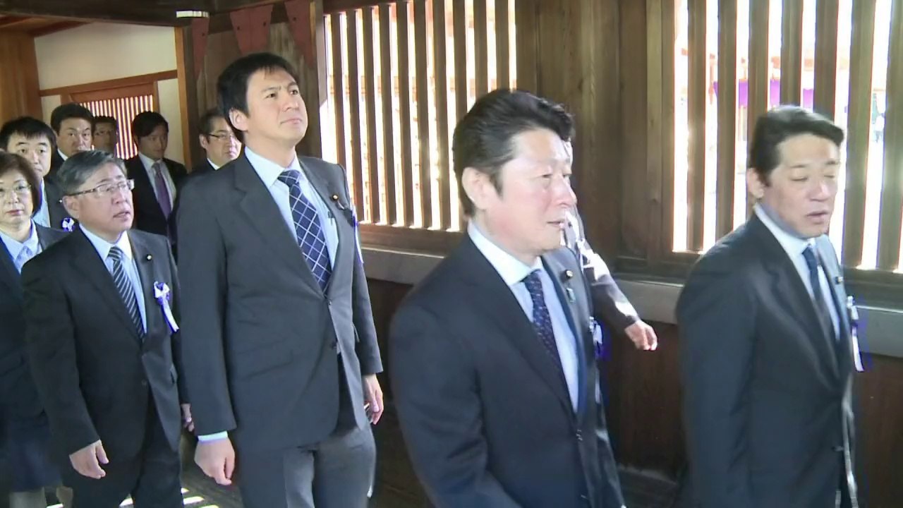 Nearly 150 Japanese lawmakers visit controversial war shrine