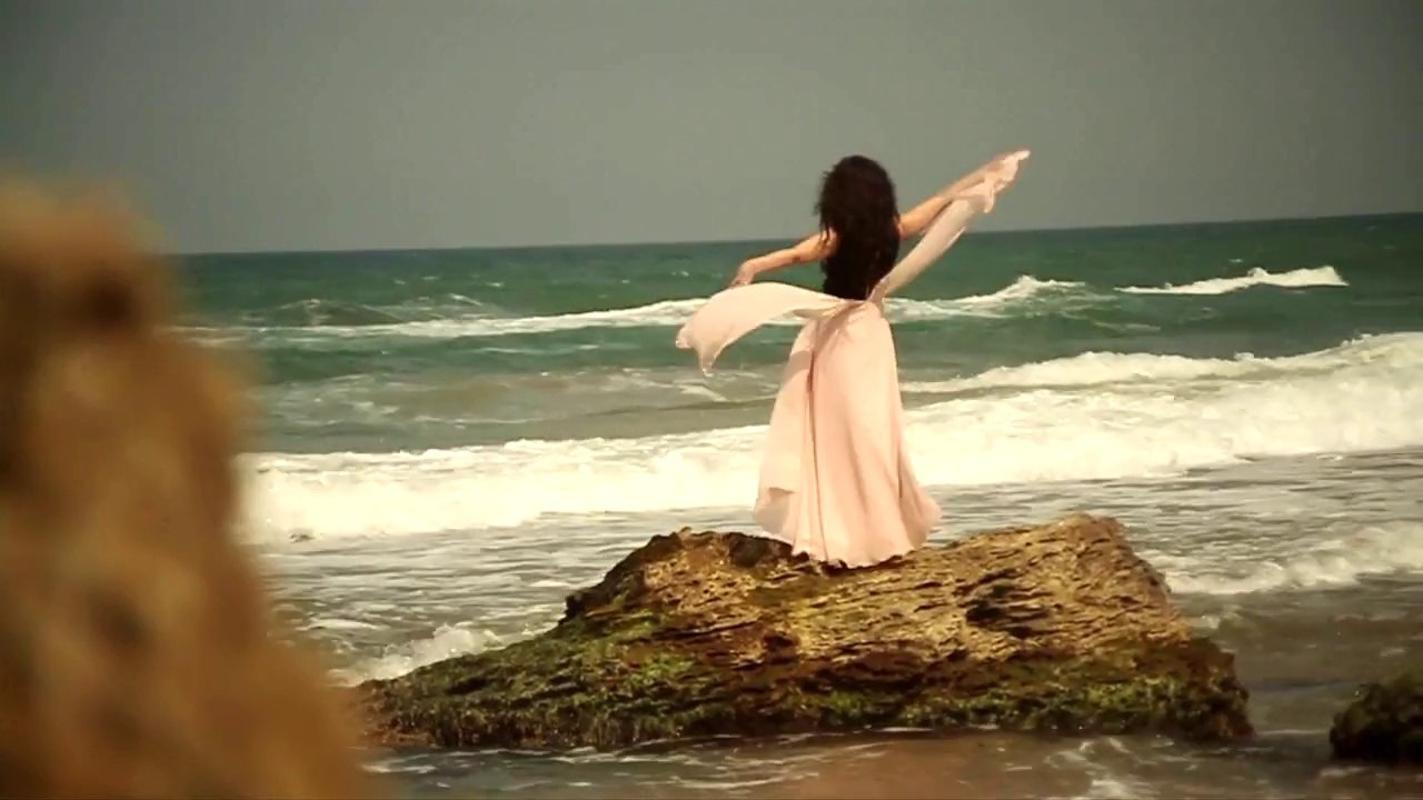 Ahuzar - Şu Karşıki Dağda Kar Var Duman Yok