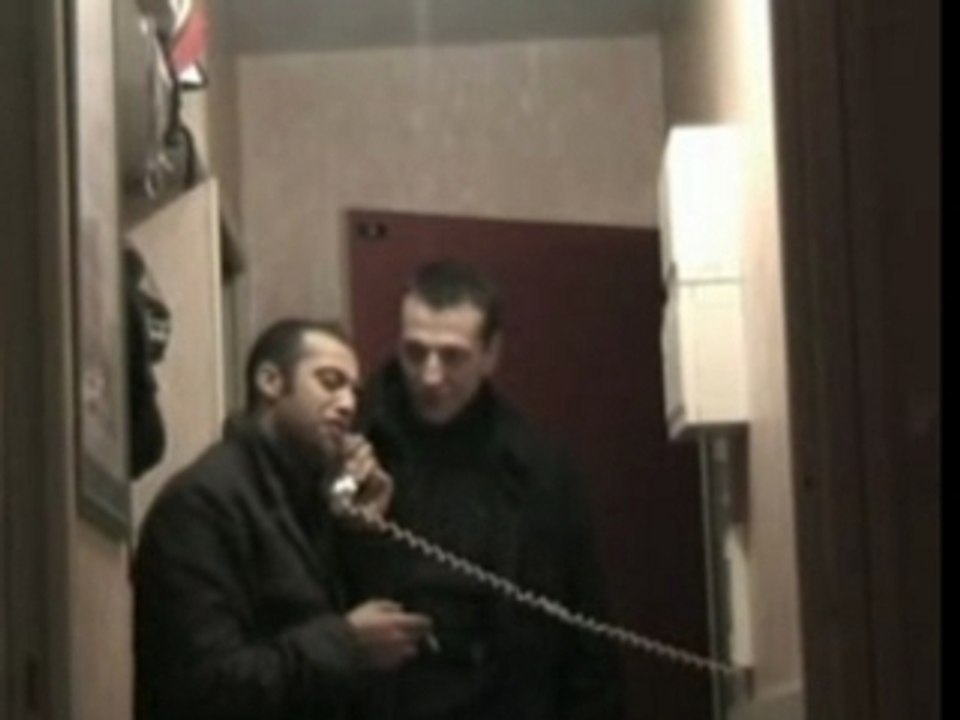 Le téléphone pleure