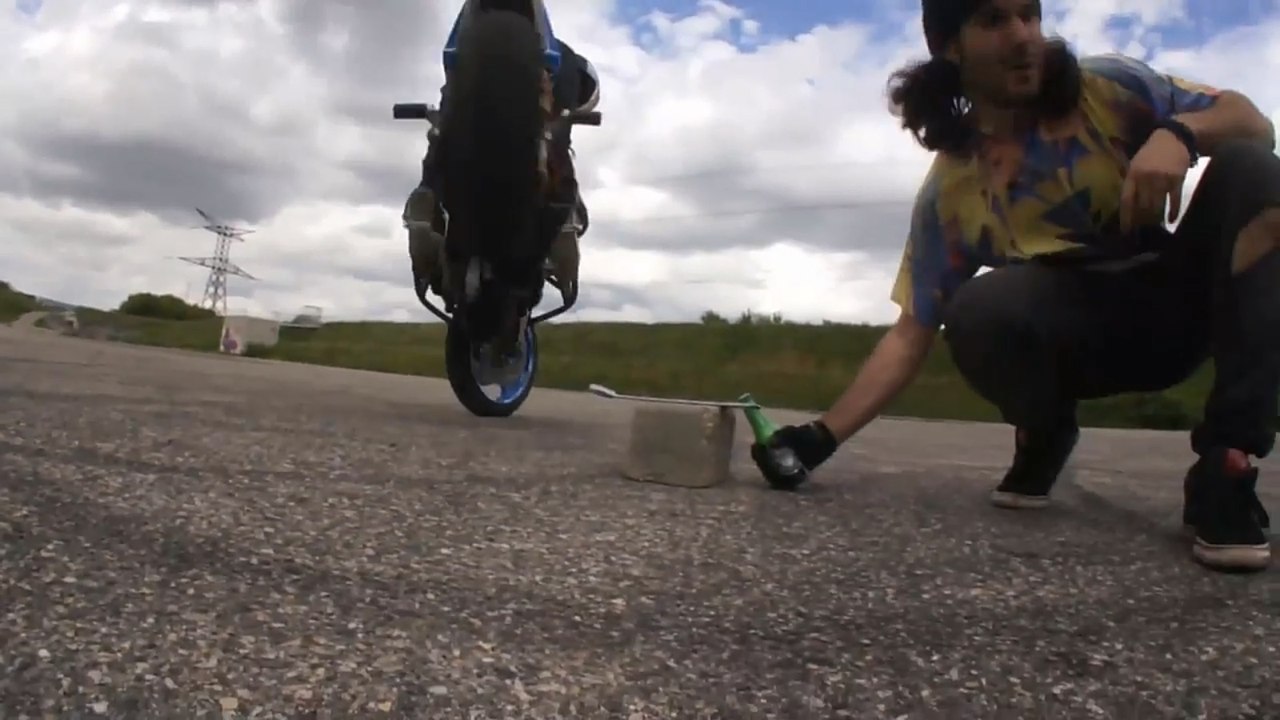 Open a beer like a boss with a stunt bike !