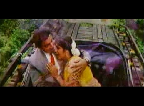 Oru Mullai Poo - Sathyaraj, Radhika - Thaai Naadu - Tamil Classic Song