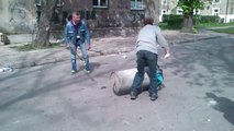 Explosion of trash can : dumb russian guys!