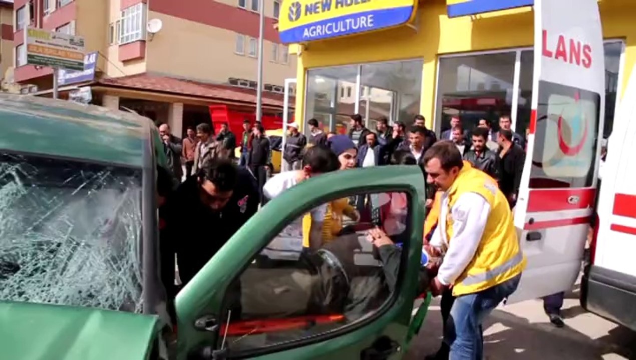BAYBURT'TA KAZA: 2 YARALI