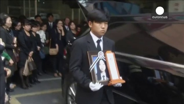 Corea del Sud: si cercano i dispersi del traghetto naufragato