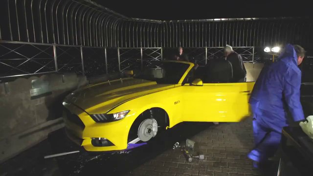 Une Ford Mustang fête ses 50 ans en haut de l'Empire State Building !