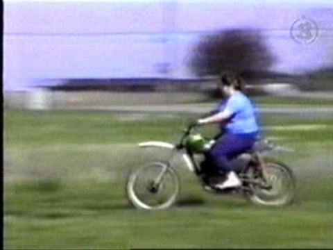Jackass - Fat Girl Crashes On Dirtbike