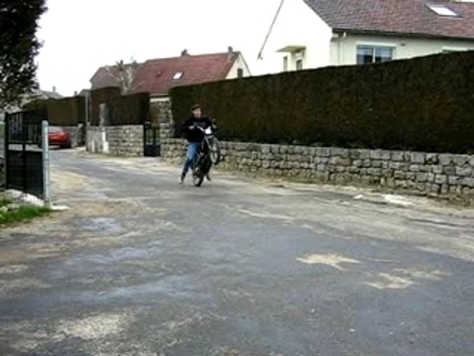 Roue arriere 103