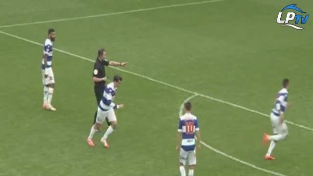 Barton s'illustre sur coup-franc !