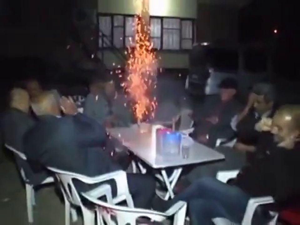 Havai Fişek ve Yaşlı Amcalar :))