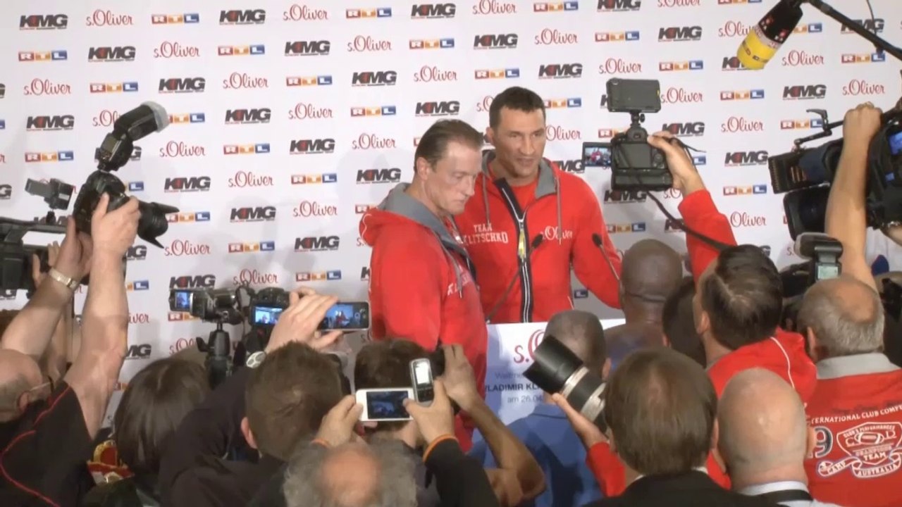 Eklat! shannon briggs stürmt klitschko-pk