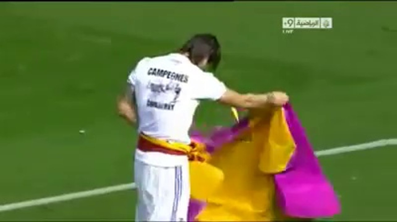 احتفال راموس بالفوز لكأس الملك