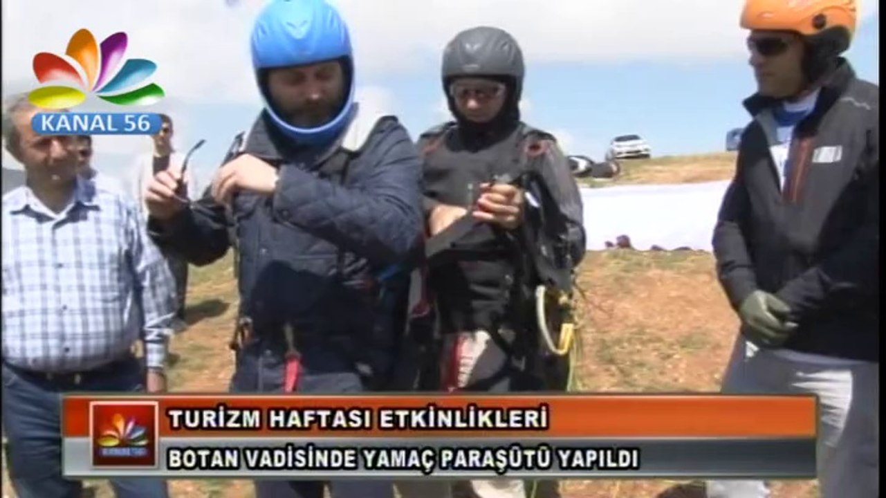 Siirt'te Botan Vadisinde Yamaç Paraşütü