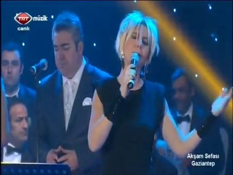 Ayşe İnak Ekiz-İçimde Kim Vardır Bir Bilebilsen